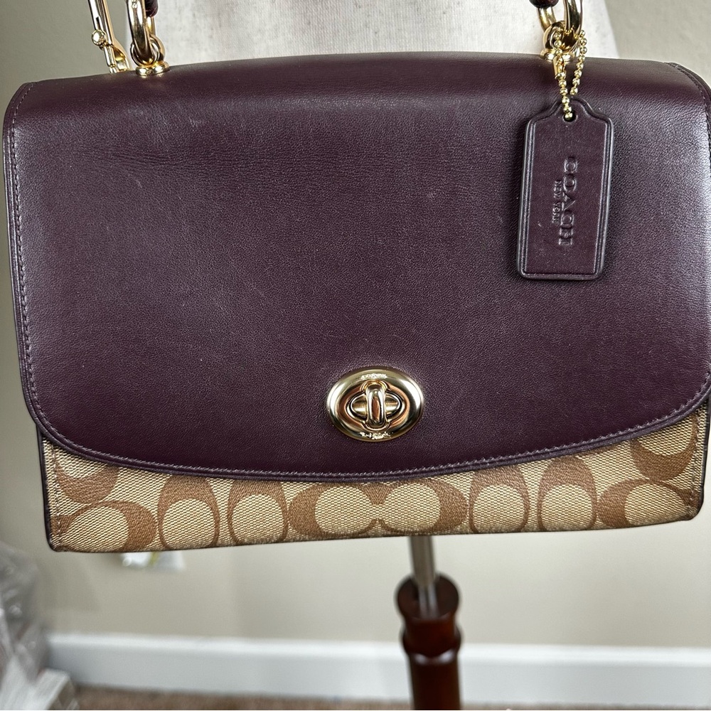 Women’s Small Coach Leather crossbody bag w/pompom Burgundy EUC
